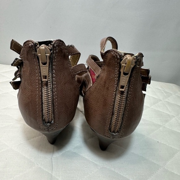 Merona Womens Sz 8 Strappy Wedge Heel Shoes Open Toe Buckled Back Zipper Padded - Picture 4 of 7